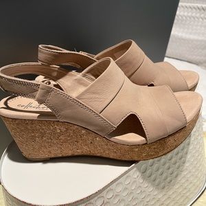 Clark Collections beige shoes